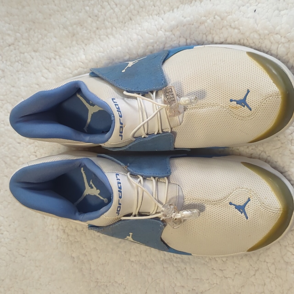 Nike Air Jordan light blue and white men's size 7.5